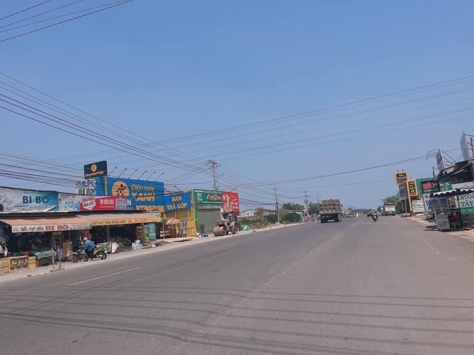 CHÍNH CHỦ KẸT TIỀN BÁN GẤP 300M2 ĐẤT, MT NHỰA NGAY SÁT TR.HỌC CHỢ DÂN ĐÔNG GIÁ 650TR - Ảnh 1