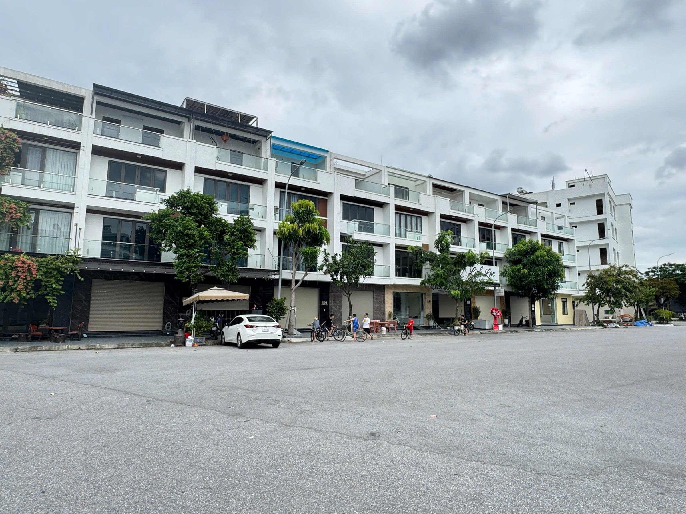 Bán nhà Him Lam Hùng Vương, Hồng Bàng ô tô đỗ cửa, 4 tầng giá 4,x tỷ