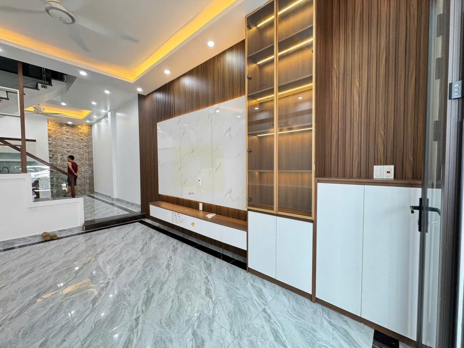 Bán nhà Him Lam Hùng Vương, Hồng Bàng ô tô đỗ cửa, 4 tầng giá 4,x tỷ