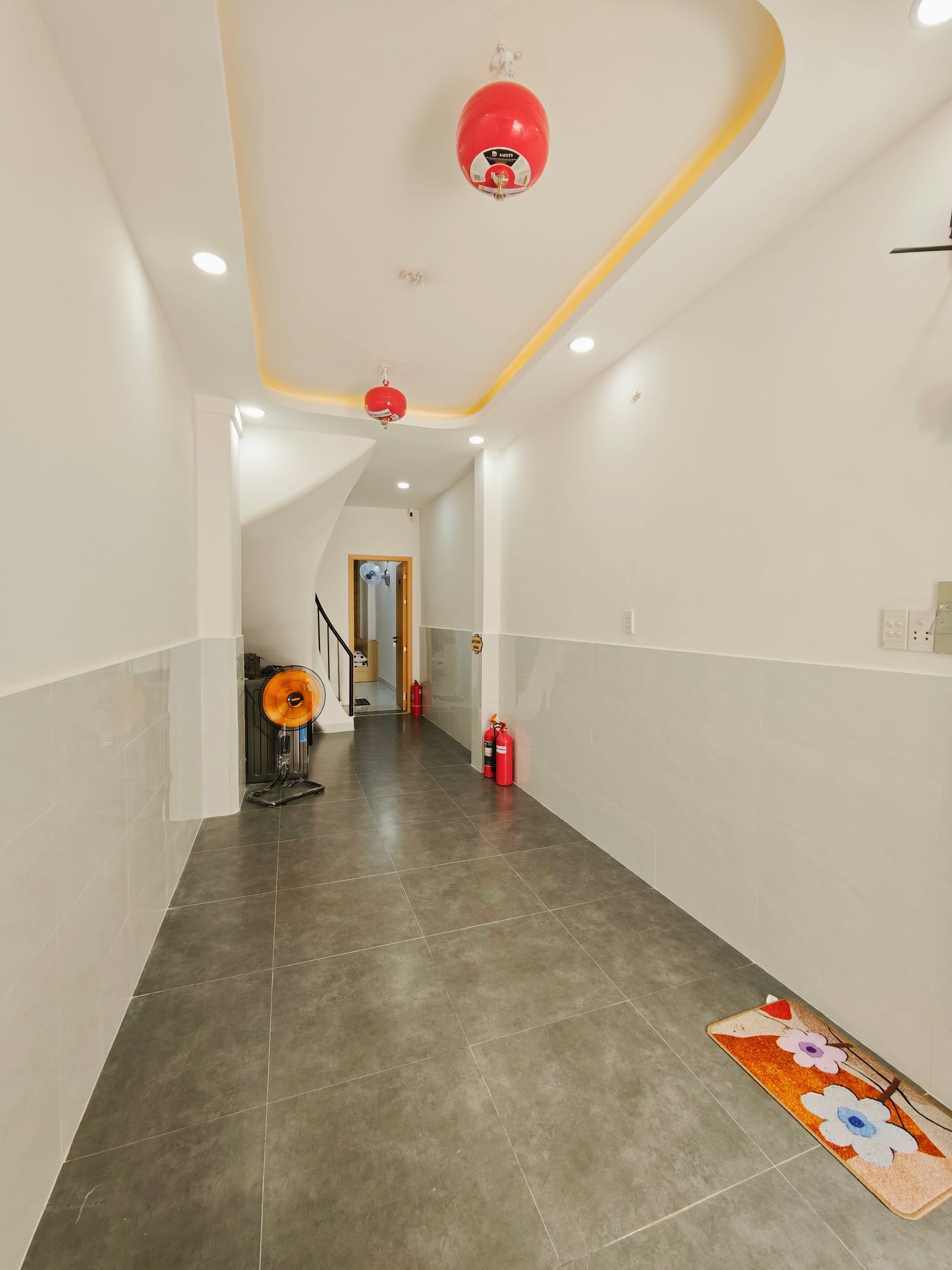 MẶT TIỀN PHẠM VĂN ĐỒNG, MẶT SAU HXT, DT 30M2 x 3 TẦNG BTCT VIP - Ảnh 9
