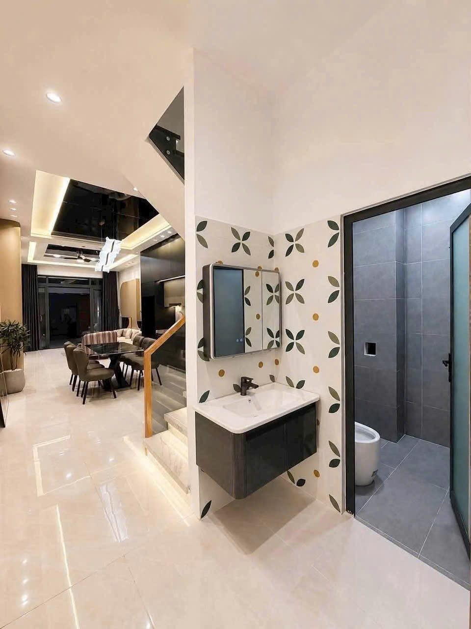 Bán nhà sổ riêng thổ cư hoàn công 1 lầu 1 trệt phường Tân Hiệp - Ảnh 2