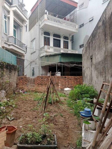 Gốc đề bán 95M đất lô góc ô tô cách 50M hoàng mai