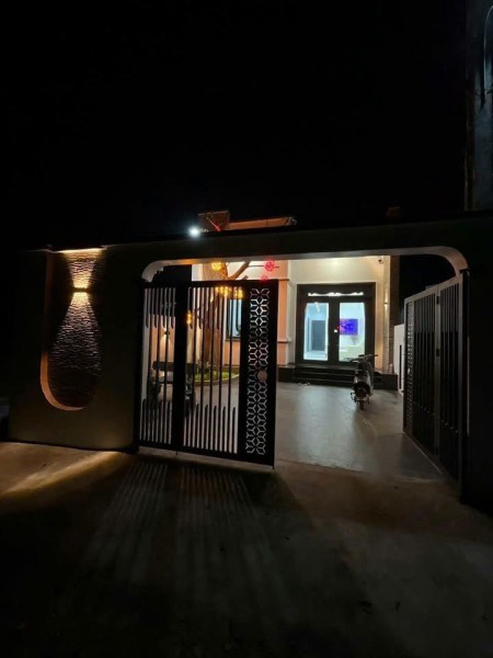 Hơn 1 tỷ / Bán đất & kèm nhà hiện đại mới xây full nội thất cao cấp .