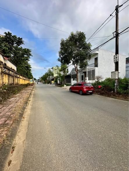 LÔ ĐẤT QUÁ RẺ VỪA Ở VỪA KINH DOANH MÀ CHỈ CÓ 1 TỶ 4XX TỔ 18 TÂN PHONG( CŨ) LAI CHÂU