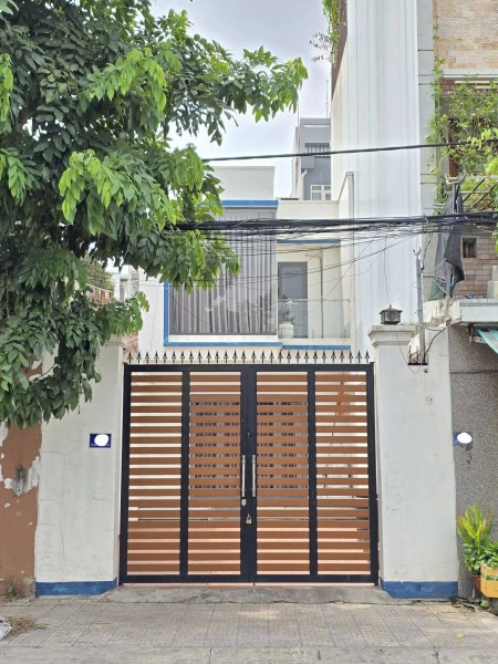 MẶT TIỀN KINH DOANH 2 TẦNG 5X30M - MẶT TIỀN ĐƯỜNG TÂN SƠN - ĐƯỜNG RỘNG 36M CÓ LỀ - ĐỐI DIỆN SÂN GOLF - GẦN SÂN BAY - PHƯỜNG 12 GÒ VẤP.