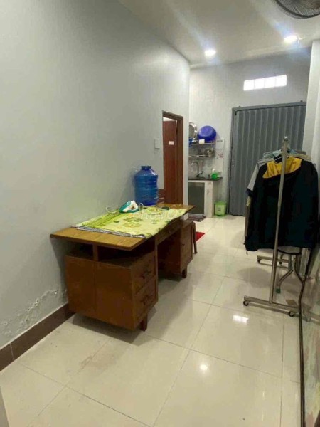 NHÀ 1 TRỆT 1 LỬNG – MẶT TIỀN ĐƯỜNG NHỰA XE Ô TÔ P8 - GẦN TRƯỜNG CHU VĂ