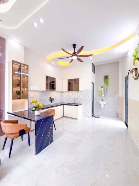 NHÀ LẦU MỚI XÂY ĐƯỜNG 3/2 FULL NỘI THẤT