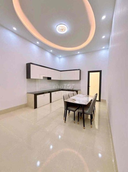 Nhà lầu rộng có sân đậu ô tô - Liền kề KDC Đại Ngân - Gần ĐH Y Dược