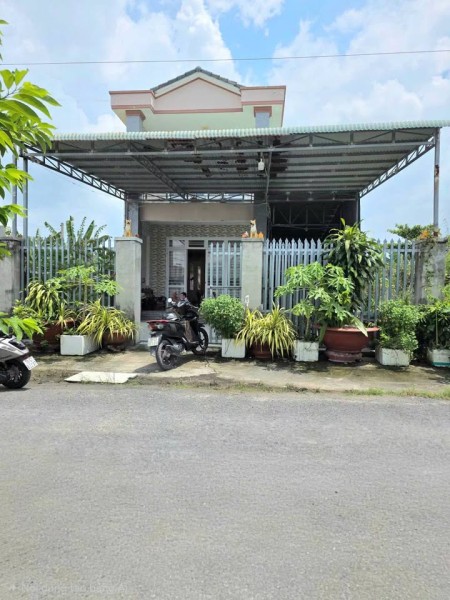 🫱⛺️🌴NHÀ LẦU XÂY Ở KIÊN CỐ CÒN ĐẸP 80% NGAY TRUNG TÂM PHƯỜNG LONG HOA TÂY NINH ..