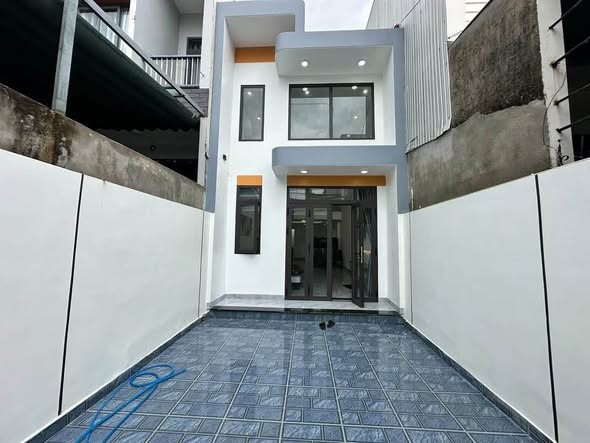 NHÀ MÊ LỬNG HẺM 01 CHU VĂN AN BÊN CẠNH CÔNG AN TỈNH QUẢNG NGÃI CỰC ĐẸP.