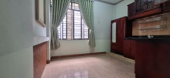 PHÒNG CỬA SỔ LỚN – FULL NỘI THẤT