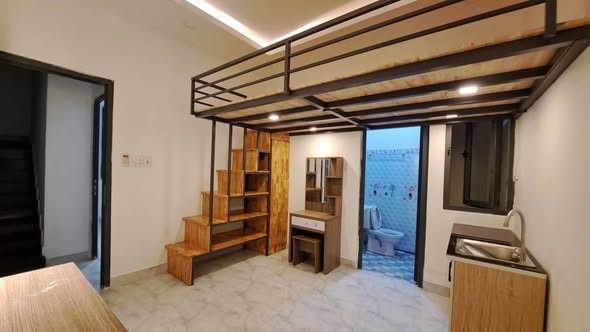 Phòng Mới Trống Sẵn Máy Lạnh Cửa Sổ Trời - Gác