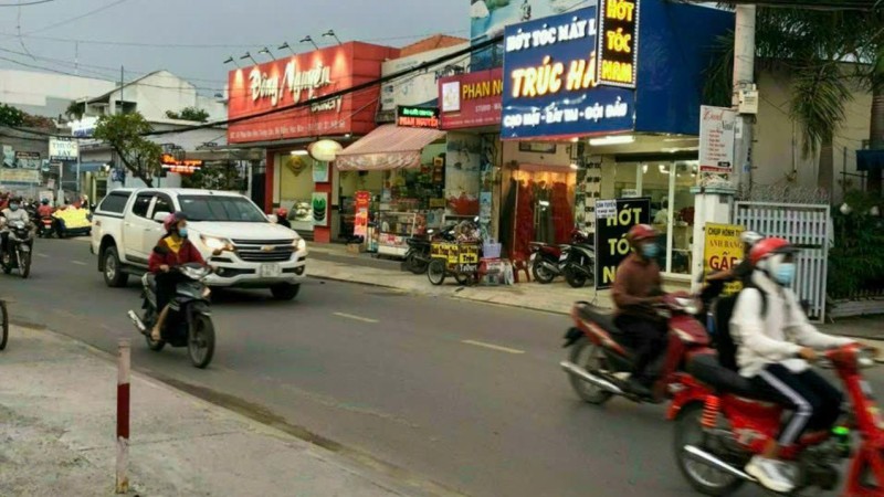 SIÊU PHẨM MẶT TIỀN PHAN VĂN HỚN – (10x50) FULL THỔ CHỈ 30 TỶ TL!